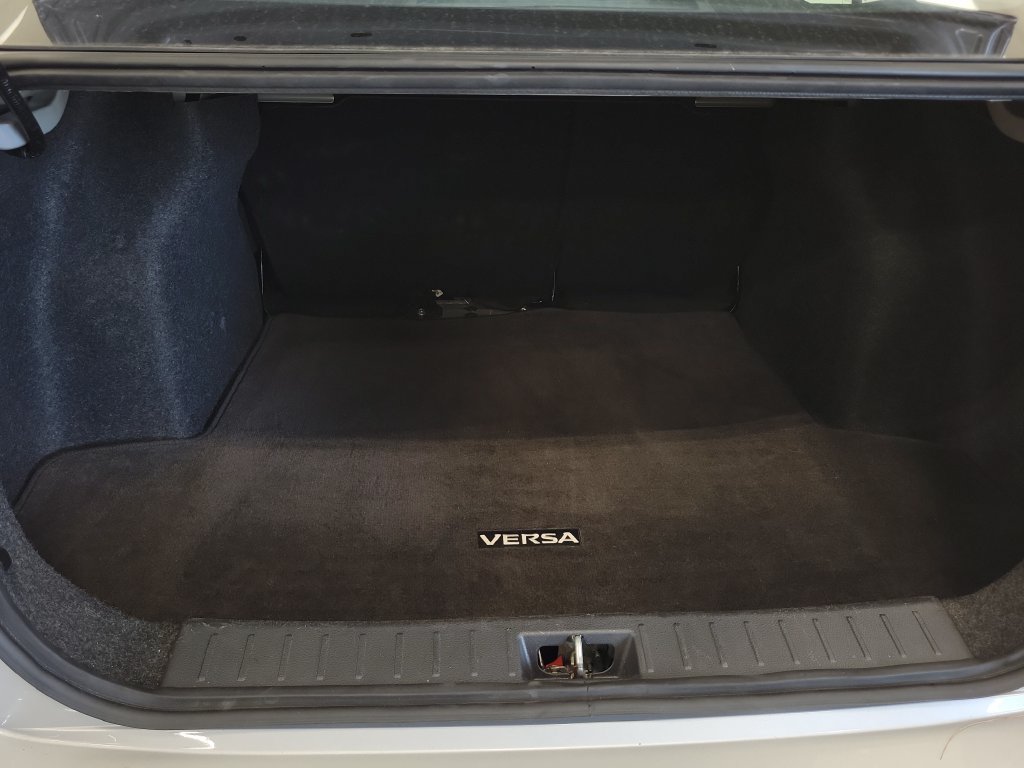 Used 2025 Nissan Versa SV FWD image 25