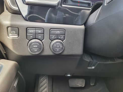 Certified 2025 Chevrolet Silverado 1500 RST AWD/4WD image 19