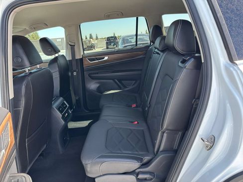 Used 2026 Volkswagen Atlas SE FWD image 28