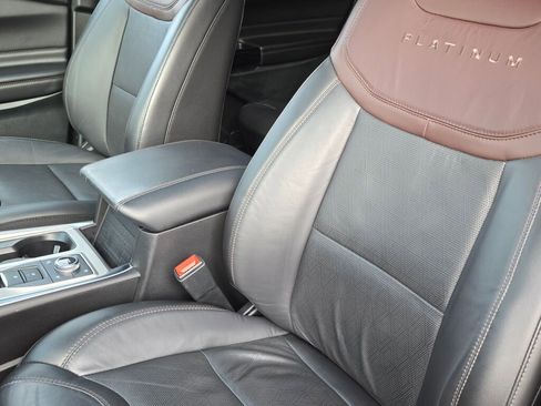 Used 2023 Ford Explorer Platinum w/ Technology Package image 27