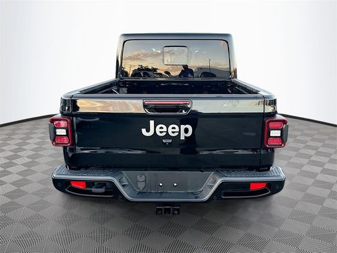 Used 2021 Jeep Gladiator Overland image 7