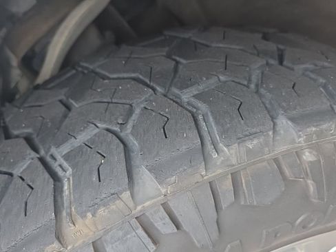 Used 2021 GMC Yukon SLT w/ SLT Luxury Package image 11