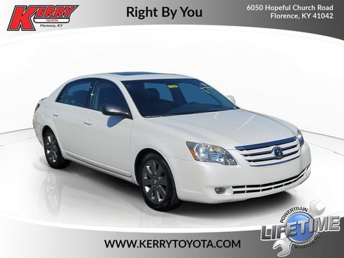 Used 2005 Toyota Avalon FWD image 1