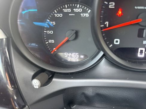 Used 2021 Porsche Macan image 25