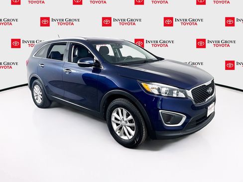 Used 2016 Kia Sorento FWD image 3