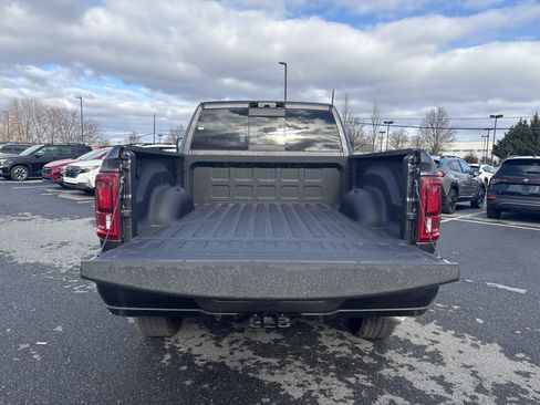New 2026 RAM 2500 Laramie AWD/4WD image 11