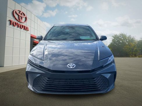 Used 2025 Toyota Camry LE FWD image 8