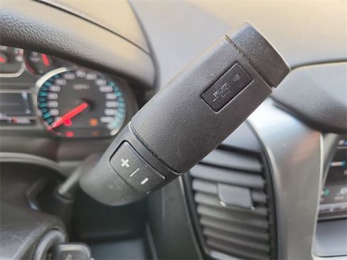 Used 2018 Chevrolet Suburban LT image 15