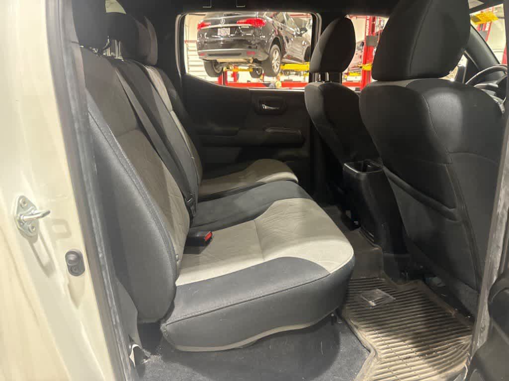 Used 2022 Toyota Tacoma TRD Off-Road w/ Technology Package RWD image 45