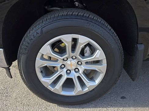 Certified 2025 Chevrolet Silverado 1500 LTZ w/ Technology Package image 11