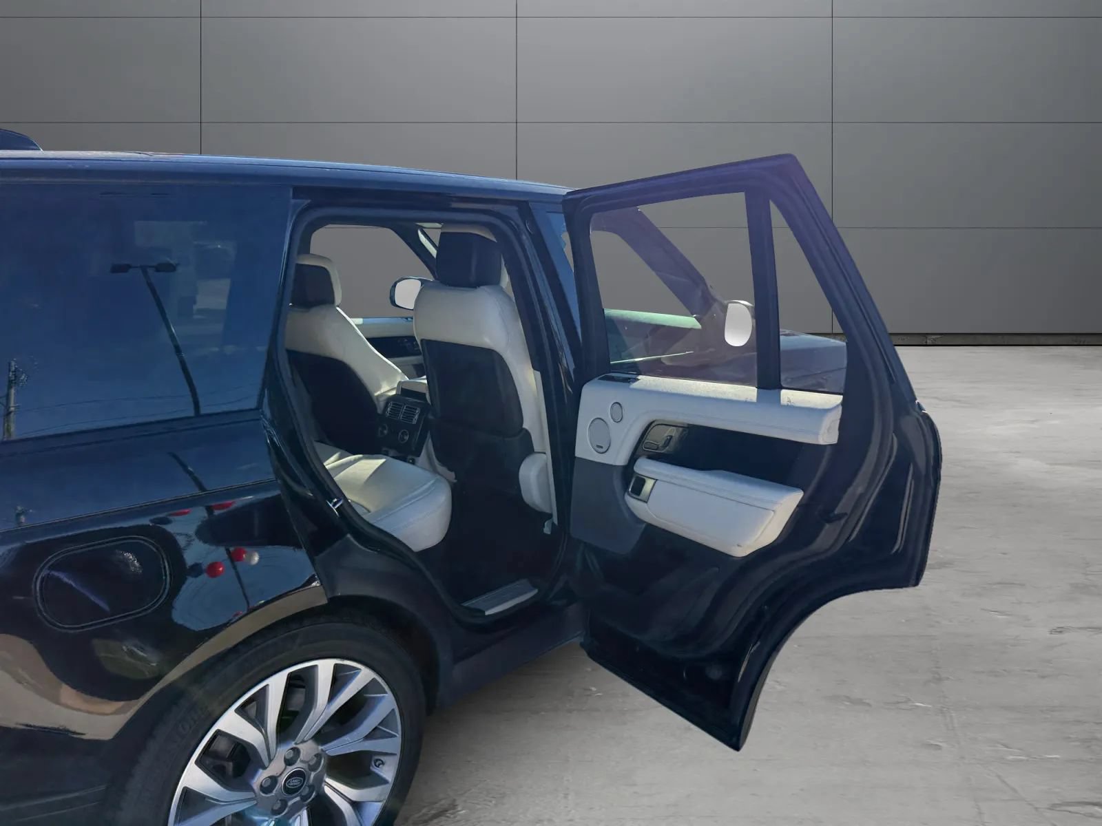 Used 2019 Land Rover Range Rover HSE AWD/4WD image 20