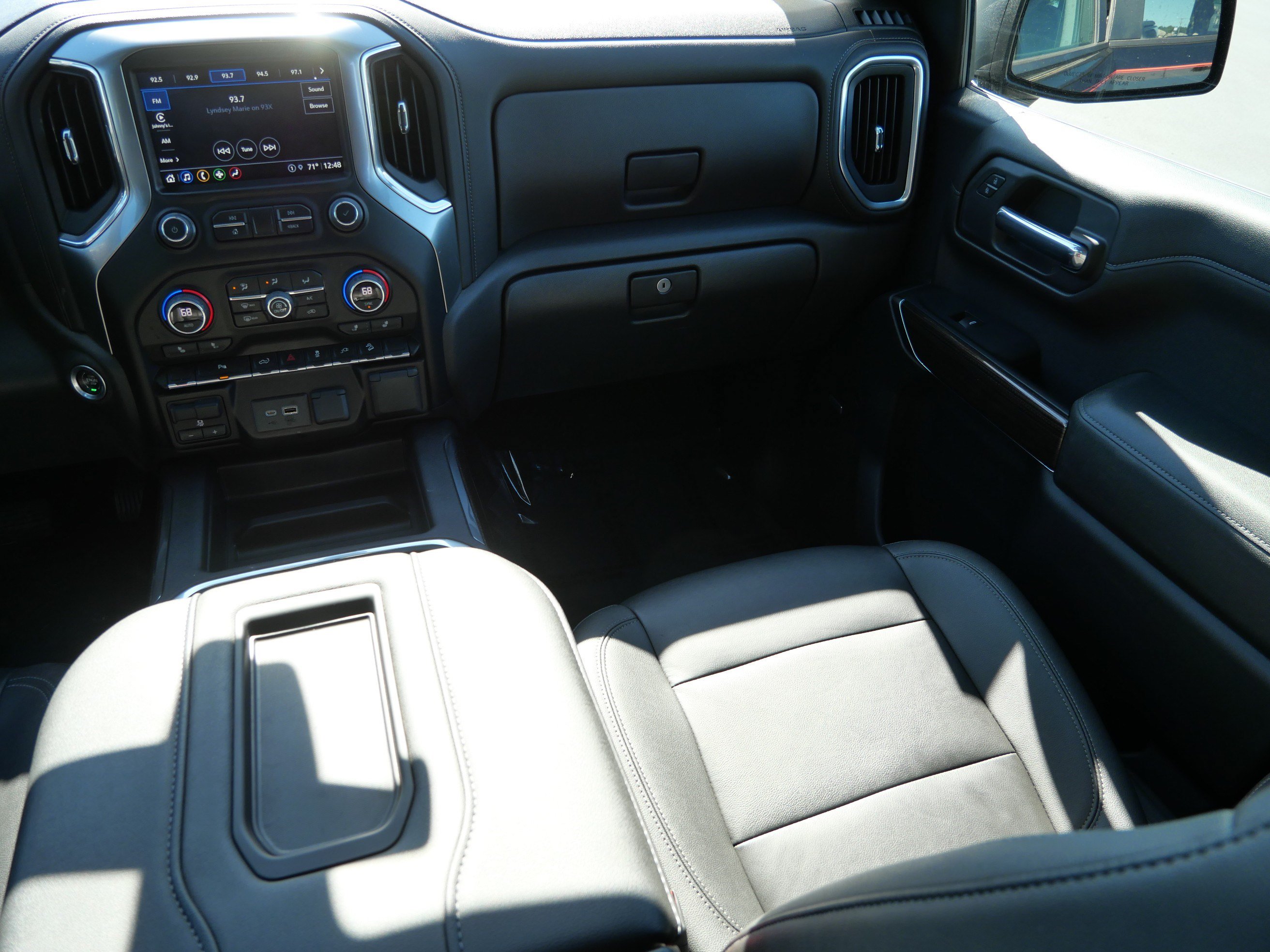 Used 2022 Chevrolet Silverado 1500 LT Trail Boss w/ LT Trail Boss Premium Package AWD/4WD image 11