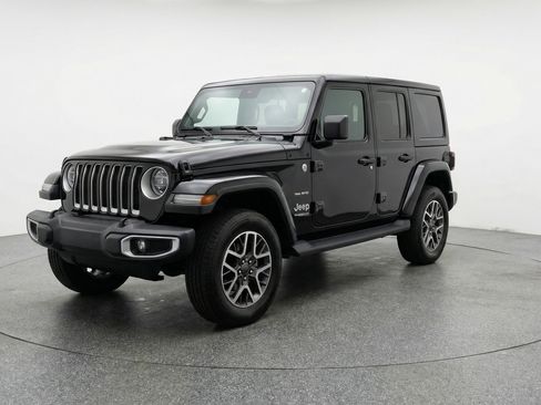 Used 2025 Jeep Wrangler Unlimited Sahara AWD/4WD image 3