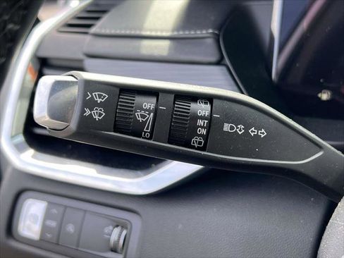 Used 2025 GMC Acadia Elevation w/ Elevation Premium Package FWD image 22