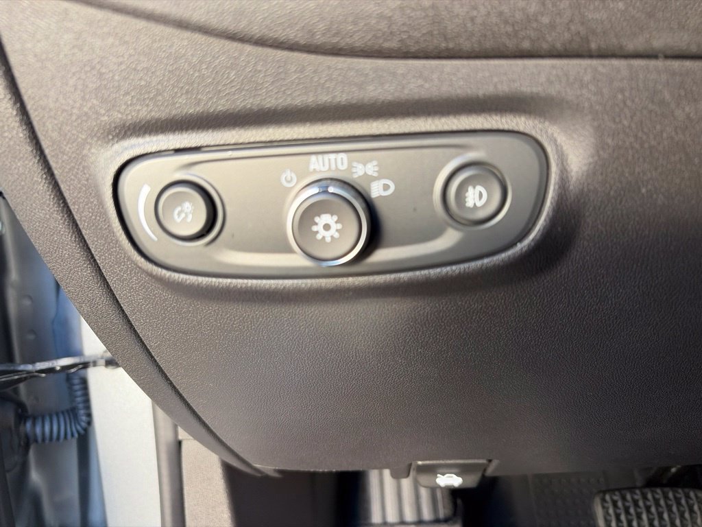 Used 2024 Chevrolet Equinox Premier FWD image 20