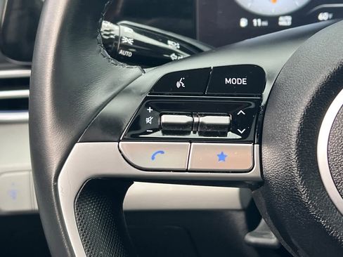 Used 2025 Hyundai Elantra Limited image 31