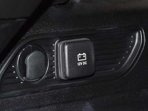 New 2025 Jeep Grand Cherokee Altitude image 34