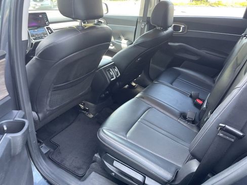 Used 2022 Kia Sorento S image 10