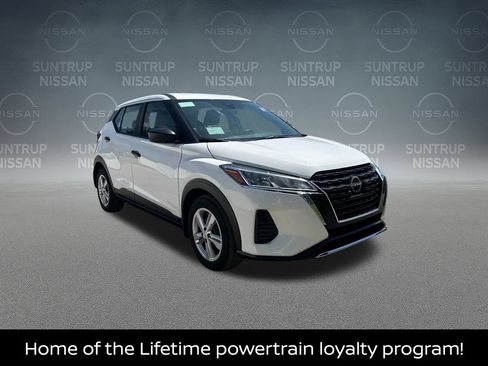Certified 2025 Nissan Kicks Play S FWD image 5