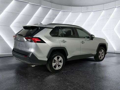Used 2024 Toyota RAV4 XLE AWD/4WD image 4