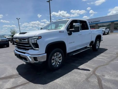 Used 2024 Chevrolet Silverado 2500 LTZ w/ LTZ Plus Package AWD/4WD image 4