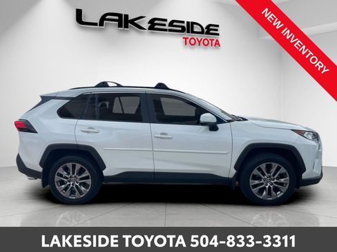 Used 2021 Toyota RAV4 XLE Premium image 6