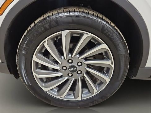 Used 2023 Lincoln Corsair Reserve w/ Rear Removable Package Tray AWD/4WD image 23