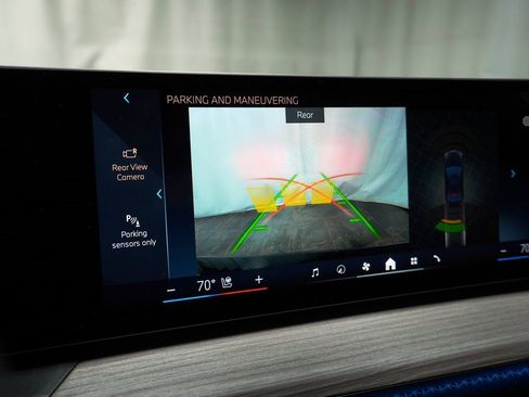 Certified 2025 BMW 330i xDrive Sedan w/ Premium Package image 24