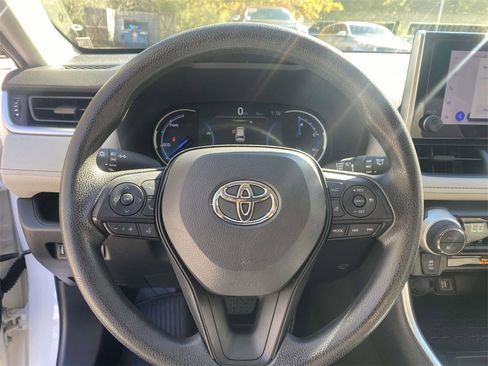 Used 2023 Toyota RAV4 XLE image 33
