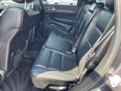 Used 2018 Jeep Grand Cherokee Limited RWD image 16
