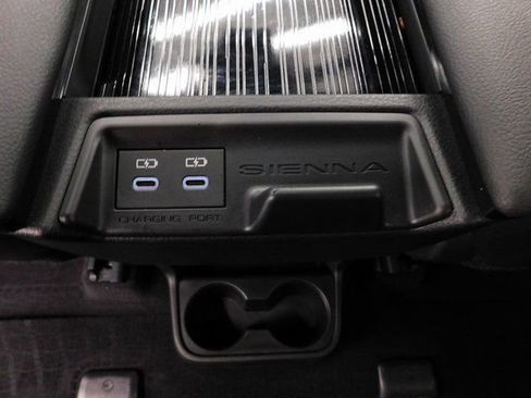 Used 2025 Toyota Sienna XSE image 36