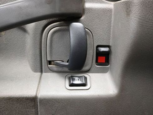 Used 2016 Chevrolet Express 2500 image 18