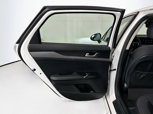 Used 2025 Kia K5 LXS image 25