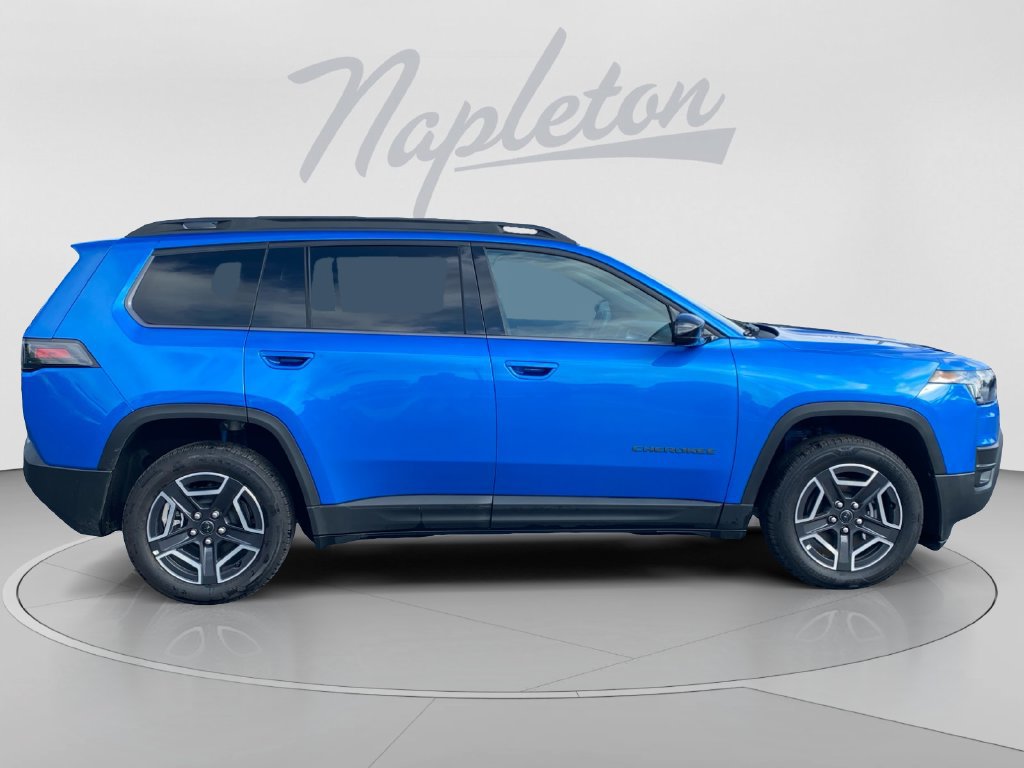 Used 2026 Jeep Cherokee Laredo AWD/4WD image 7