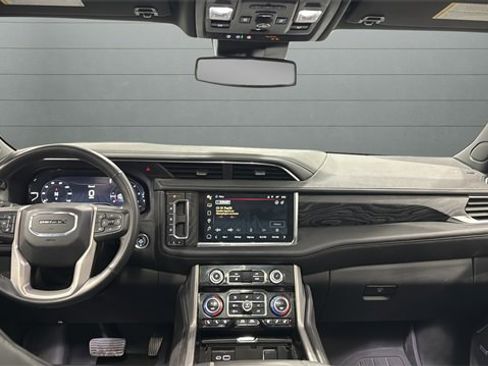 Used 2024 GMC Yukon Denali image 5