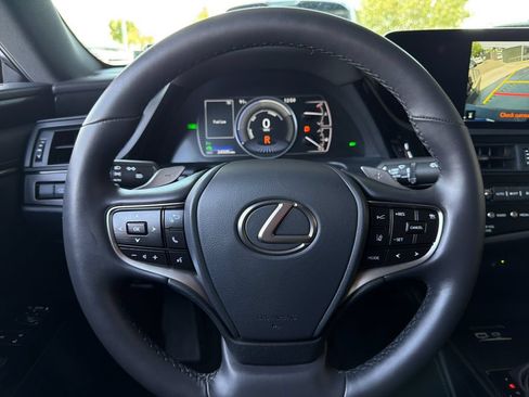Used 2025 Lexus ES 300h w/ Premium Package FWD image 23