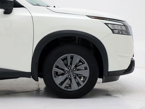 Used 2024 Nissan Pathfinder S image 4