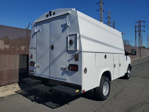 New 2025 Chevrolet Express 3500 w/ Power Convenience Package image 4