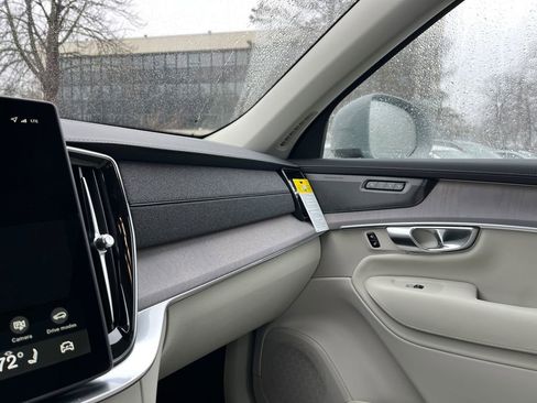 New 2026 Volvo XC90 T8 Ultra w/ Protection Package Premier AWD/4WD image 19