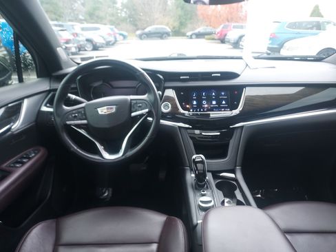 Used 2021 Cadillac XT6 Premium Luxury image 16