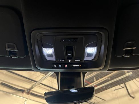 Used 2021 Chevrolet Silverado 3500 High Country image 21