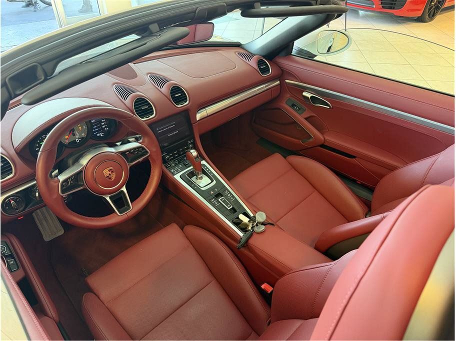 Used 2024 Porsche 718 Boxster S RWD image 33