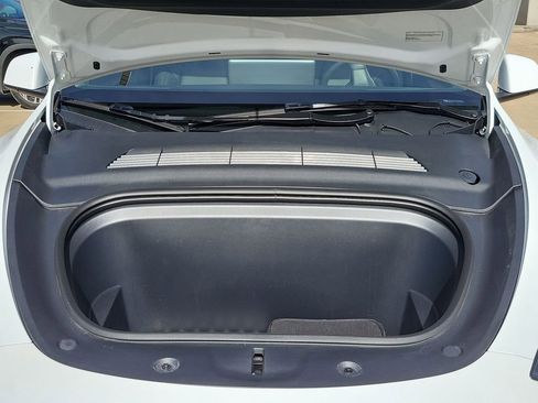 Used 2024 Tesla Model Y Long Range image 30