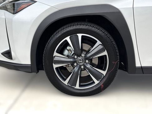 Certified 2025 Lexus UX 300h FWD image 13