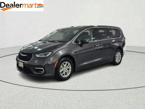 Used 2023 Chrysler Pacifica Touring-L FWD image 1