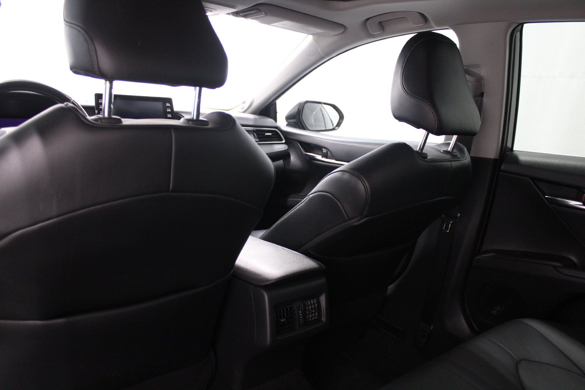 Used 2022 Toyota Camry XSE w/ Navigation Package FWD image 17