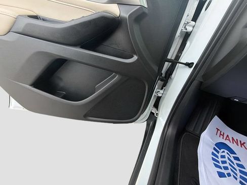 Used 2022 Chevrolet Traverse LS w/ Midnight/Sport Edition FWD image 24