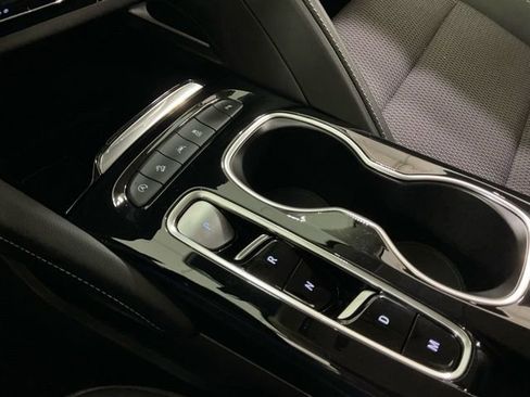 Used 2023 Buick Envision Preferred image 22