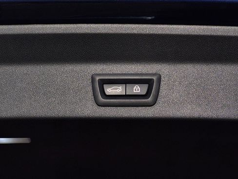 Certified 2022 BMW X3 xDrive30i w/ Convenience Package image 9