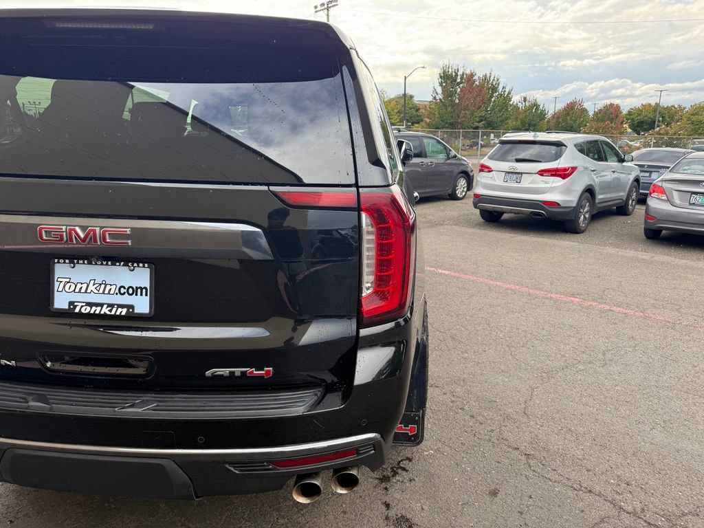 Used 2023 GMC Yukon AT4 w/ AT4 Premium Package AWD/4WD image 5